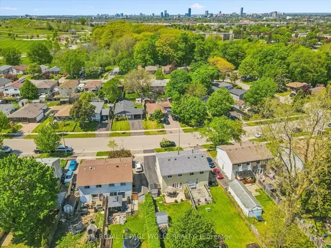 71 Blackhorne Drive Kitchener ON N2E 1T5
