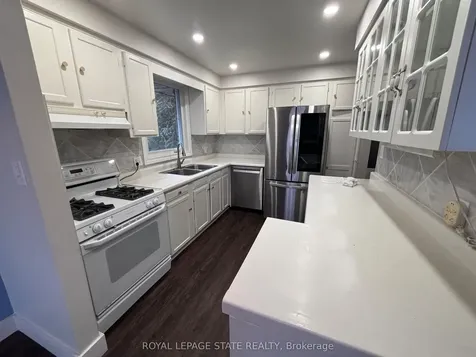 3 Governor Simcoe Drive St. Catharines ON L2N 3J1