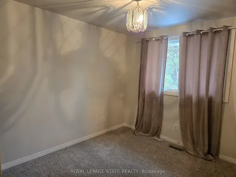3 Governor Simcoe Drive St. Catharines ON L2N 3J1