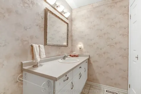 19 Hanlon Place Brant ON N3L 4E7