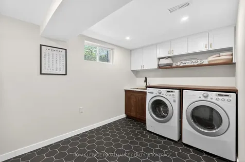 800 Allum Avenue Kingston ON K7M 7A1