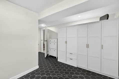 800 Allum Avenue Kingston ON K7M 7A1
