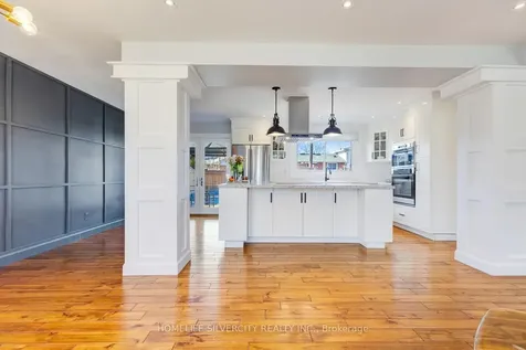 203 Montmorency Drive Hamilton ON L8K 5H3
