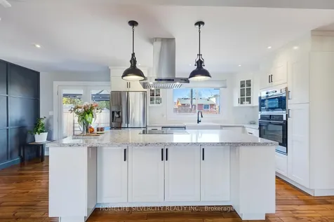 203 Montmorency Drive Hamilton ON L8K 5H3