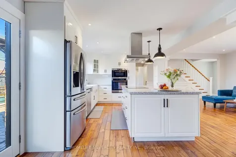 203 Montmorency Drive Hamilton ON L8K 5H3