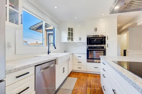 203 Montmorency Drive Hamilton ON L8K 5H3