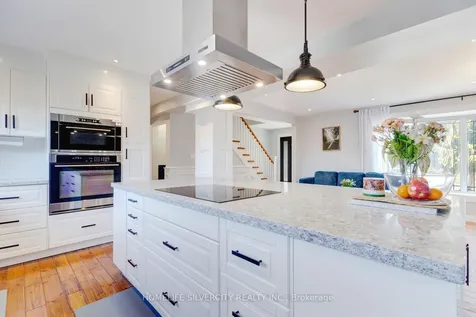 203 Montmorency Drive Hamilton ON L8K 5H3