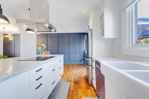 203 Montmorency Drive Hamilton ON L8K 5H3
