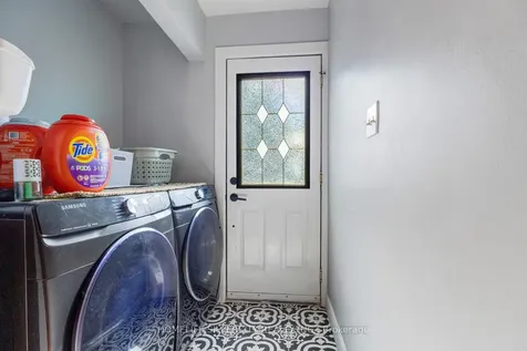 203 Montmorency Drive Hamilton ON L8K 5H3