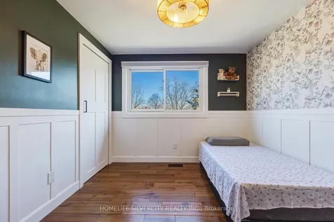 203 Montmorency Drive Hamilton ON L8K 5H3