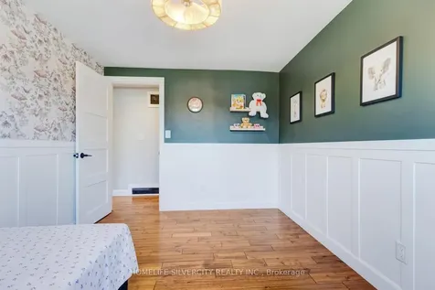 203 Montmorency Drive Hamilton ON L8K 5H3