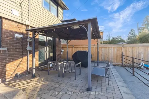 203 Montmorency Drive Hamilton ON L8K 5H3