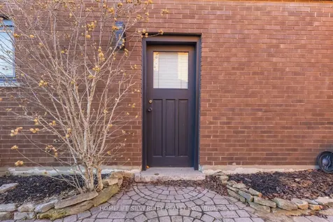 203 Montmorency Drive Hamilton ON L8K 5H3