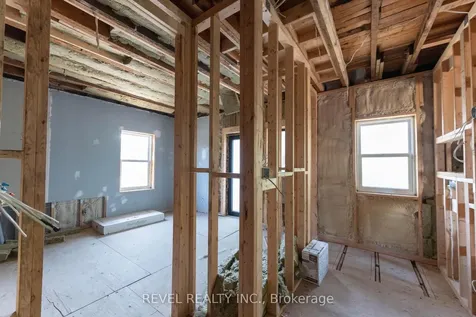 822 Main Street E Hamilton ON L8M 1L6
