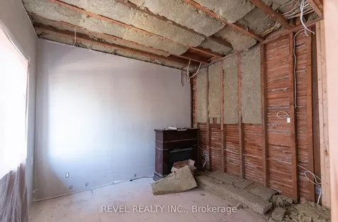 822 Main Street E Hamilton ON L8M 1L6