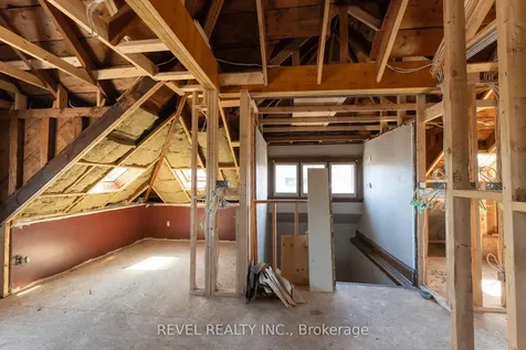 822 Main Street E Hamilton ON L8M 1L6