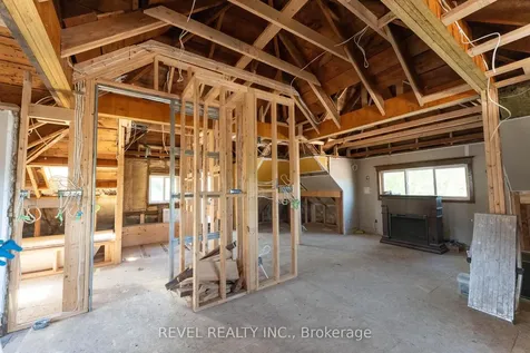 822 Main Street E Hamilton ON L8M 1L6