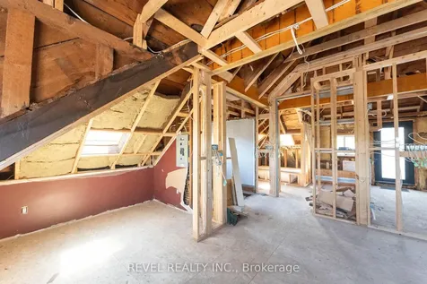 822 Main Street E Hamilton ON L8M 1L6
