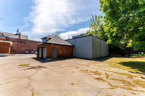 822 Main Street E Hamilton ON L8M 1L6