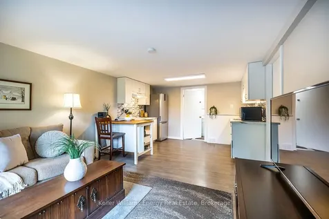 19 Pinewood Crescent Kawartha Lakes ON L0A 1K0