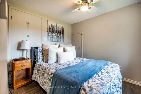 19 Pinewood Crescent Kawartha Lakes ON L0A 1K0