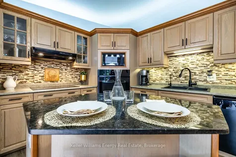 19 Pinewood Crescent Kawartha Lakes ON L0A 1K0