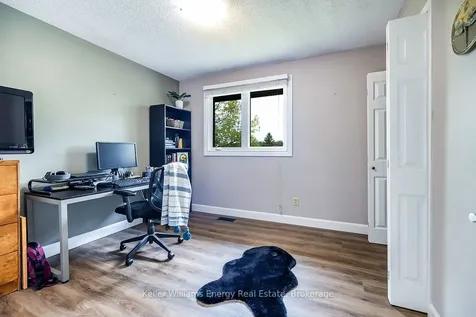 19 Pinewood Crescent Kawartha Lakes ON L0A 1K0