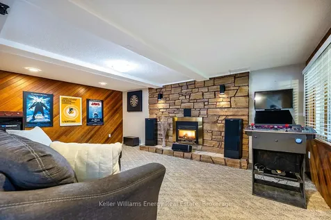 19 Pinewood Crescent Kawartha Lakes ON L0A 1K0