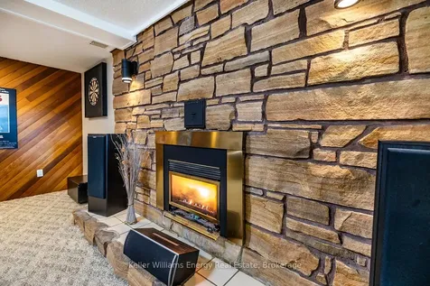 19 Pinewood Crescent Kawartha Lakes ON L0A 1K0