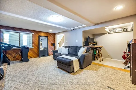 19 Pinewood Crescent Kawartha Lakes ON L0A 1K0