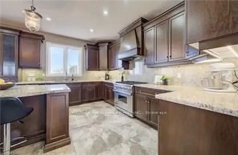264 Evens Pond Crescent Kitchener ON N2R 0B8
