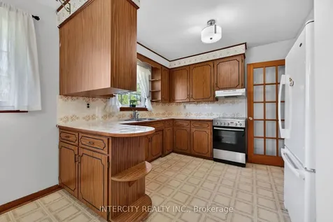 8735 Howe Crescent Niagara Falls ON L2G 6Z4