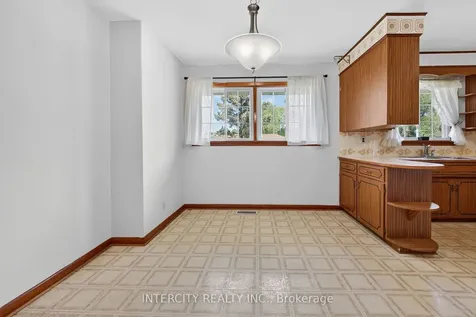 8735 Howe Crescent Niagara Falls ON L2G 6Z4