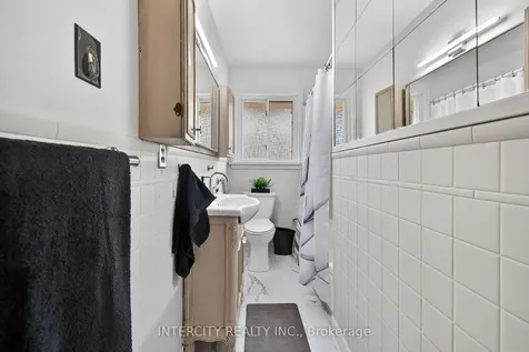 8735 Howe Crescent Niagara Falls ON L2G 6Z4