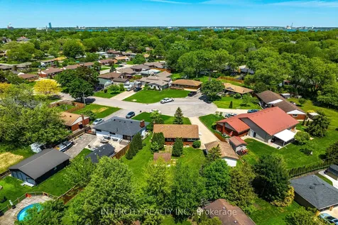 8735 Howe Crescent Niagara Falls ON L2G 6Z4
