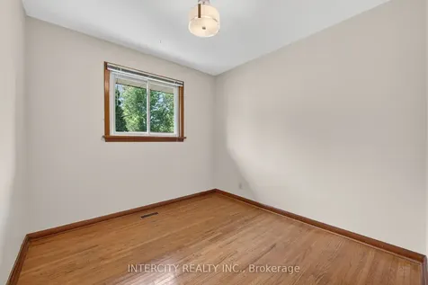 8735 Howe Crescent Niagara Falls ON L2G 6Z4