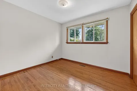 8735 Howe Crescent Niagara Falls ON L2G 6Z4