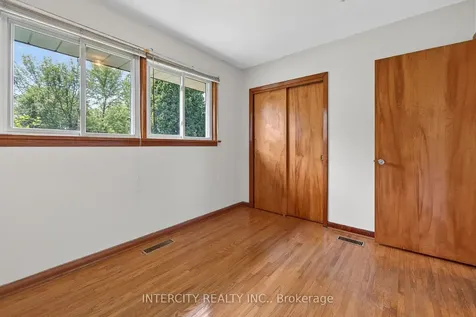8735 Howe Crescent Niagara Falls ON L2G 6Z4
