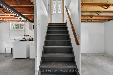8735 Howe Crescent Niagara Falls ON L2G 6Z4