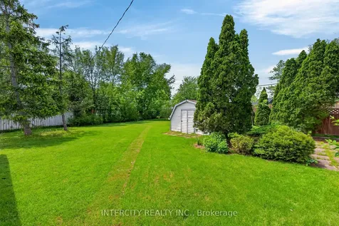 8735 Howe Crescent Niagara Falls ON L2G 6Z4