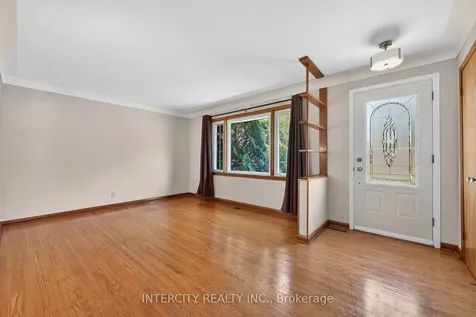 8735 Howe Crescent Niagara Falls ON L2G 6Z4