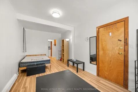 176 Nelson Street Kingston ON K7L 3X1
