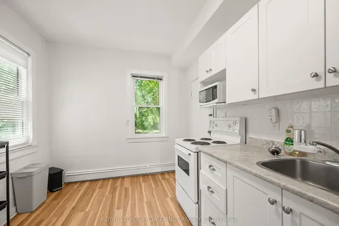 176 Nelson Street Kingston ON K7L 3X1