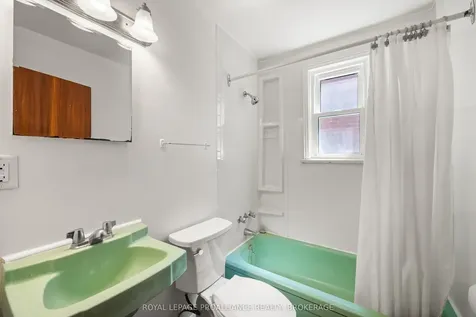 176 Nelson Street Kingston ON K7L 3X1
