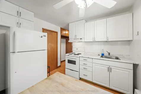 176 Nelson Street Kingston ON K7L 3X1