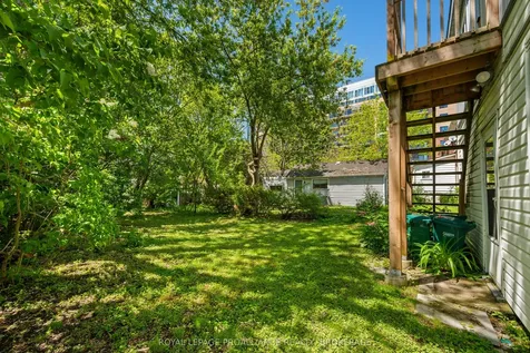 176 Nelson Street Kingston ON K7L 3X1