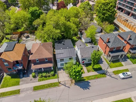 176 Nelson Street Kingston ON K7L 3X1