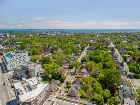176 Nelson Street Kingston ON K7L 3X1