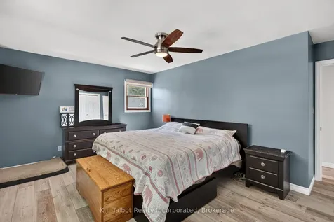 441 Coombs Street North Huron ON N0M 1H0