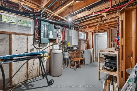 441 Coombs Street North Huron ON N0M 1H0